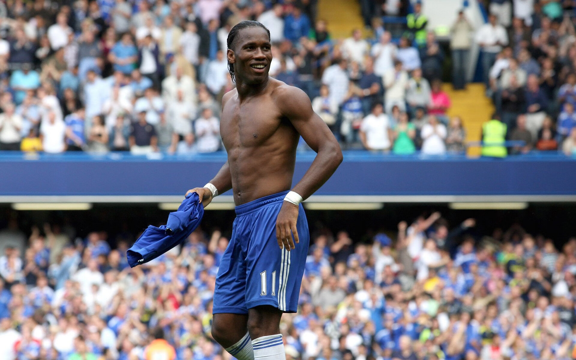 阿坎吉一锤定音，波兰轻取爱尔兰展现战术纪律与巨星价值