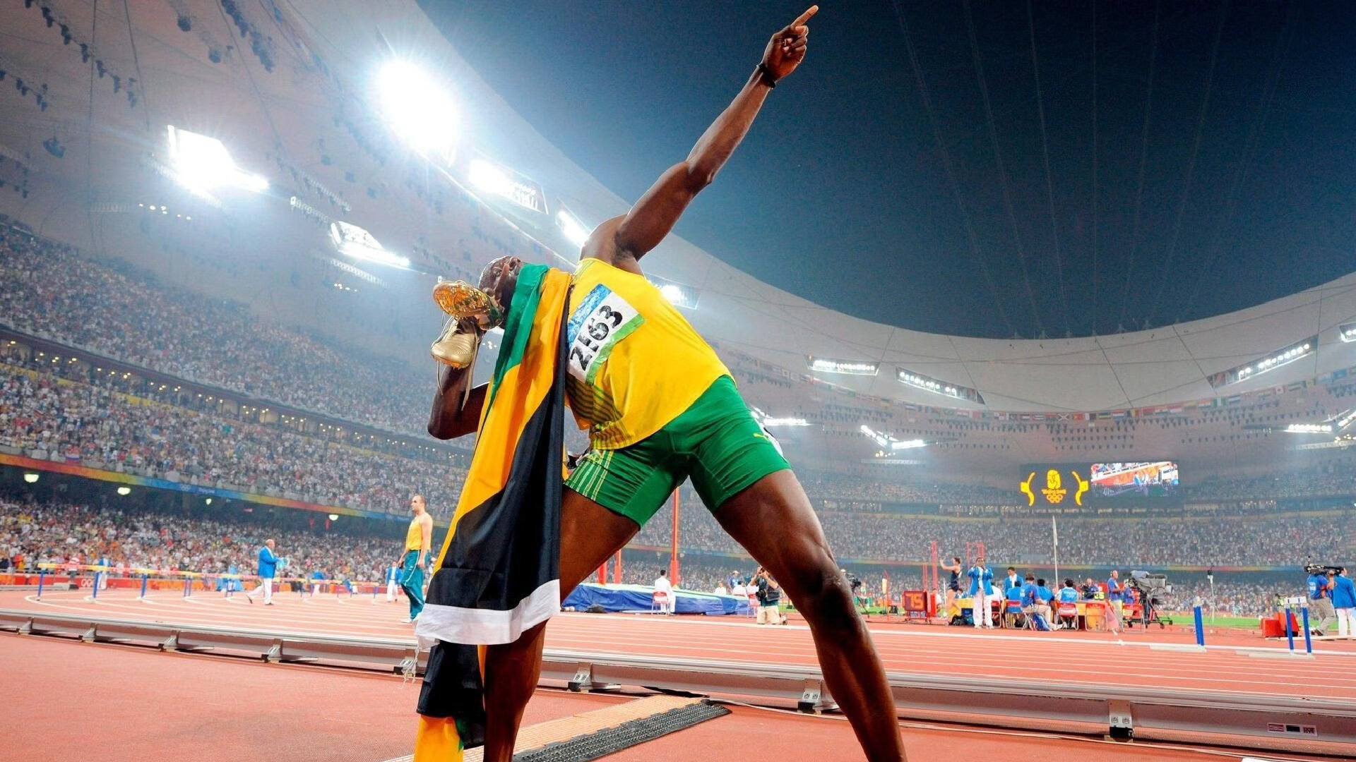 戈贝尔欧冠之夜,当篮球铁闸在绿茵场拉满评分