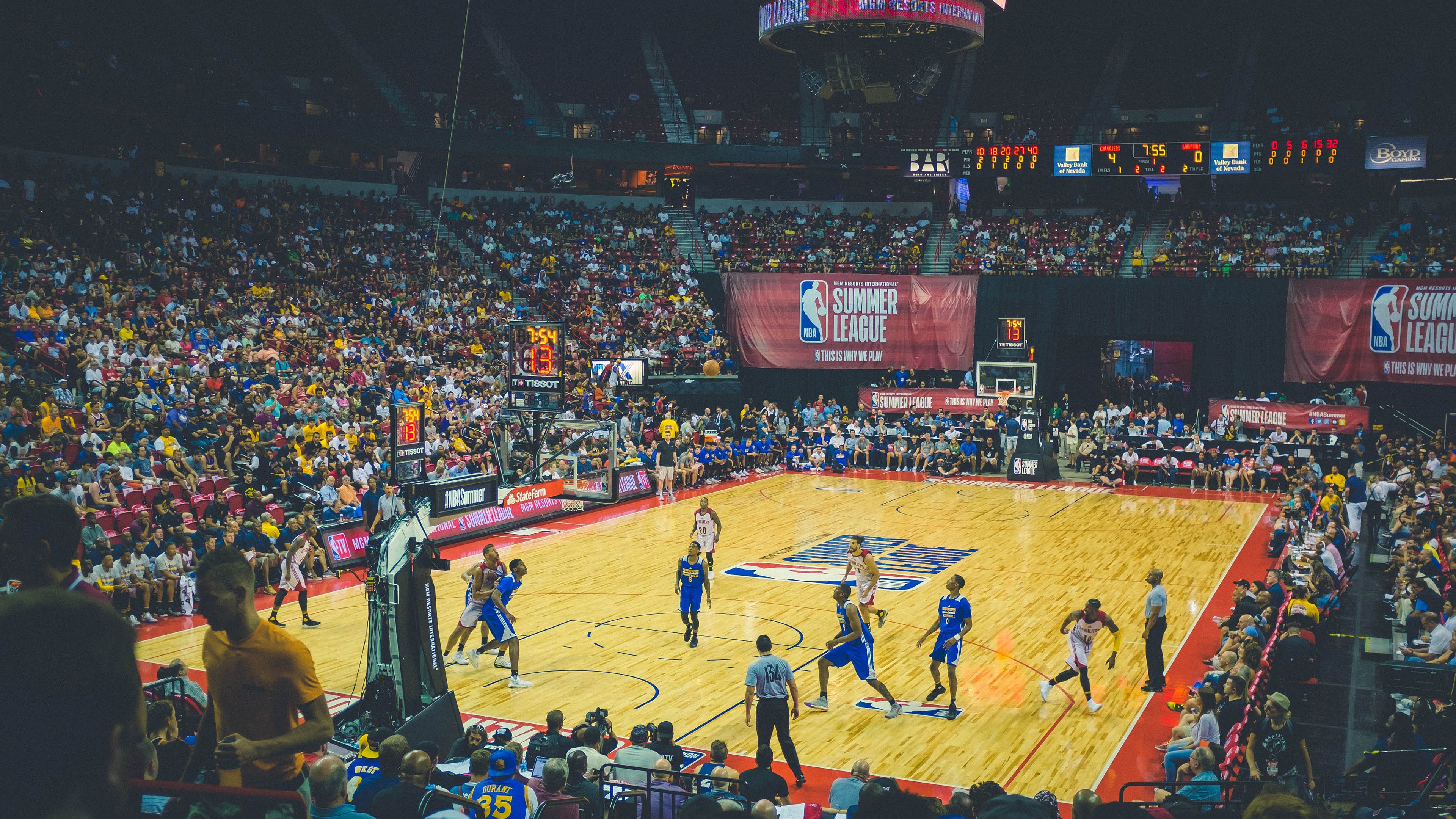 当足球场与篮球馆的平行宇宙交汇,加克波如何从诺坎普废墟走向NBA总决赛的荣耀之巅