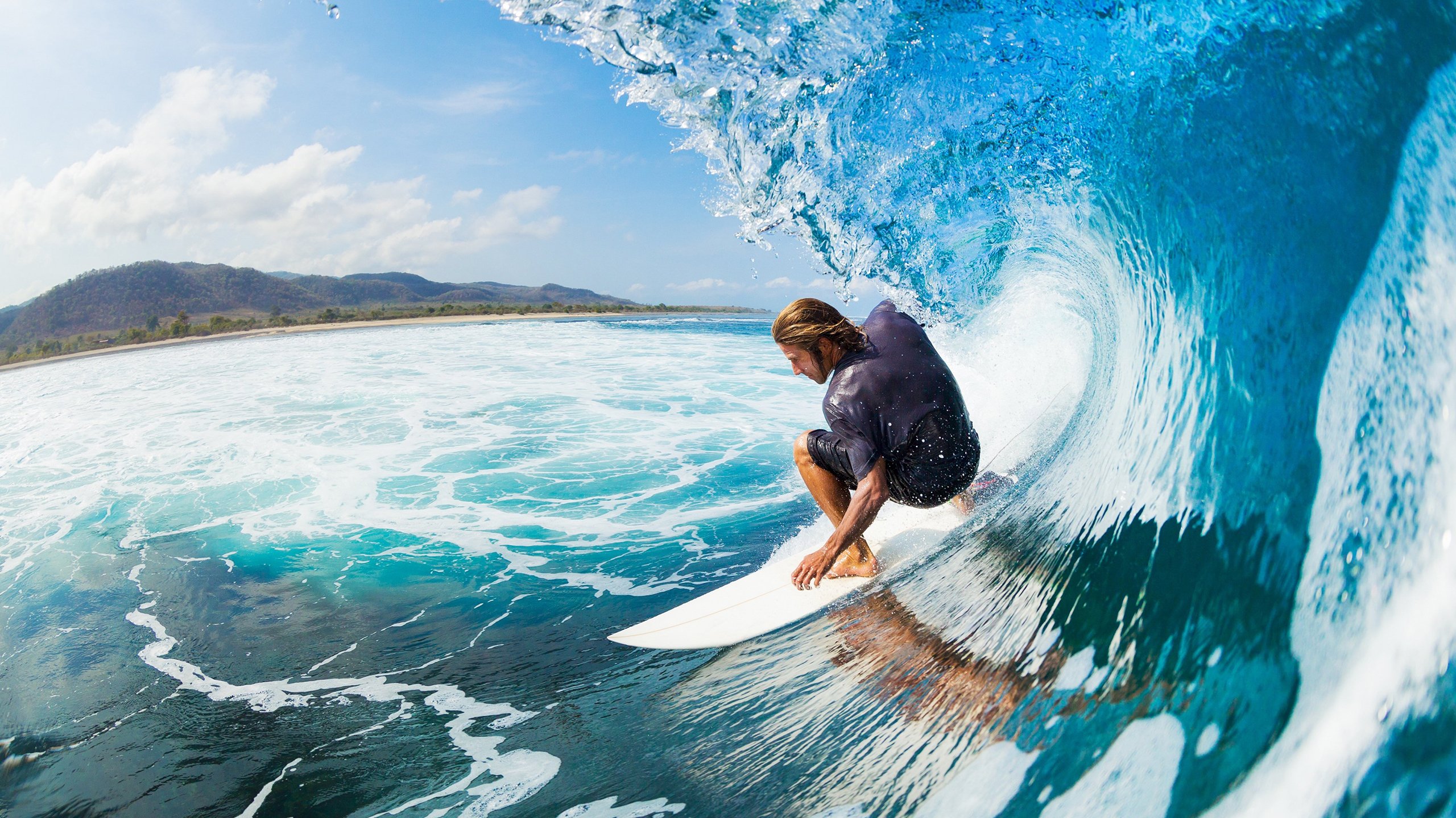 老鹰展翅连续得分压制深圳,塔图姆关键一击定乾坤