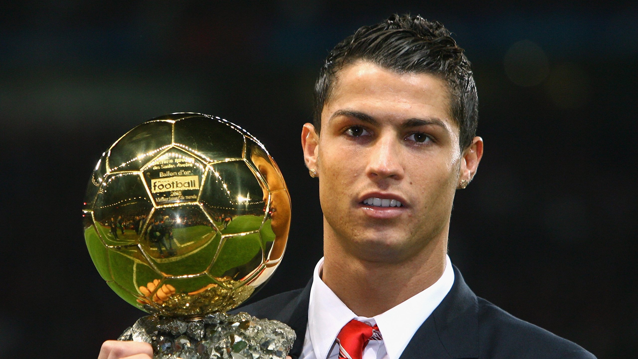 当足球遇上乒乓,葡萄牙队力克中国队,马龙状态火热背后的竞技启示