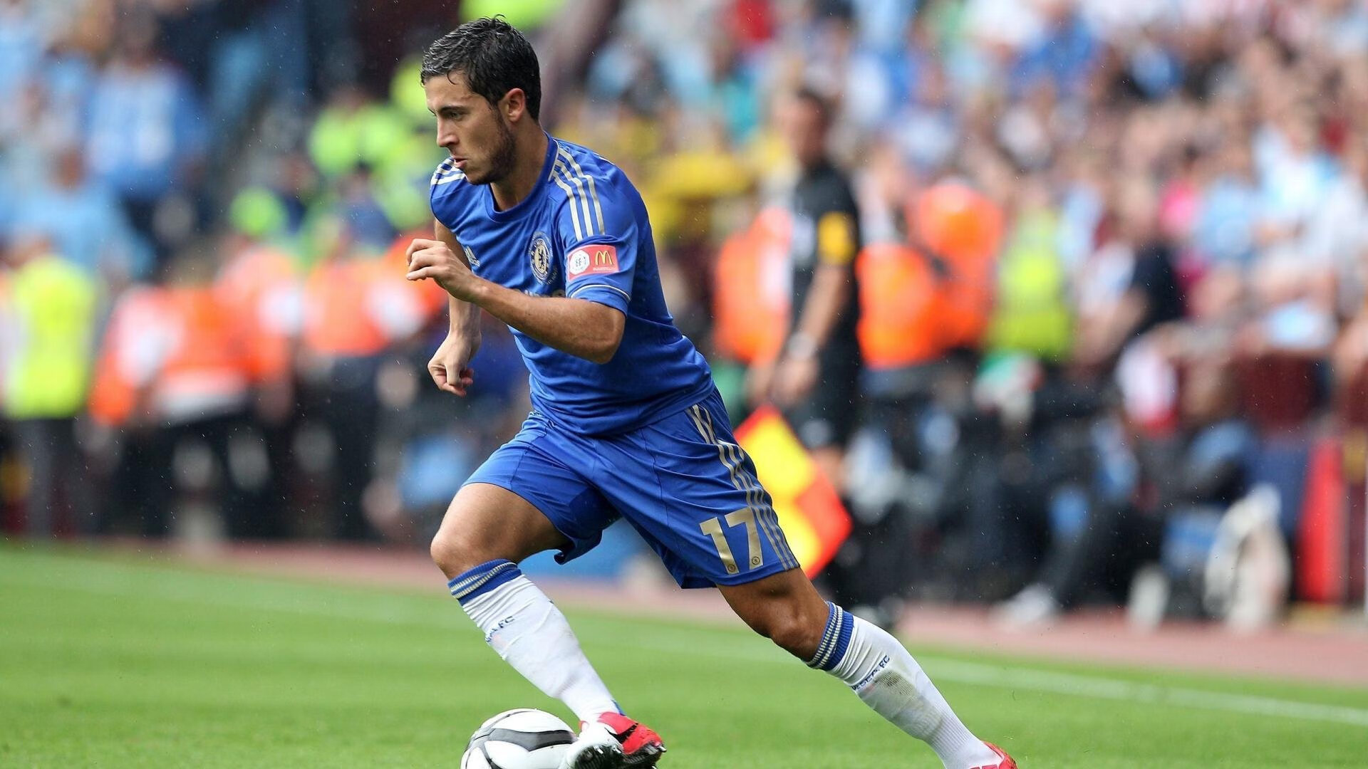 孤勇者的逆袭，汉密尔顿独扛大旗，哈斯车队绝境险胜红牛二队